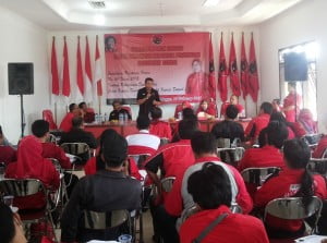 Sosialisasi Peraturan Partai No 04 2015 Tentang Rekruitmen dan Seleksi Calon Kepala Daerah dan Wakil Kepala Daerah di Kantor DPC PDI Perjuangan Kabupaten Bekasi, Jl. Inspeksi Kalimalang - DPD PDIP JABAR, Minggu (14/02).