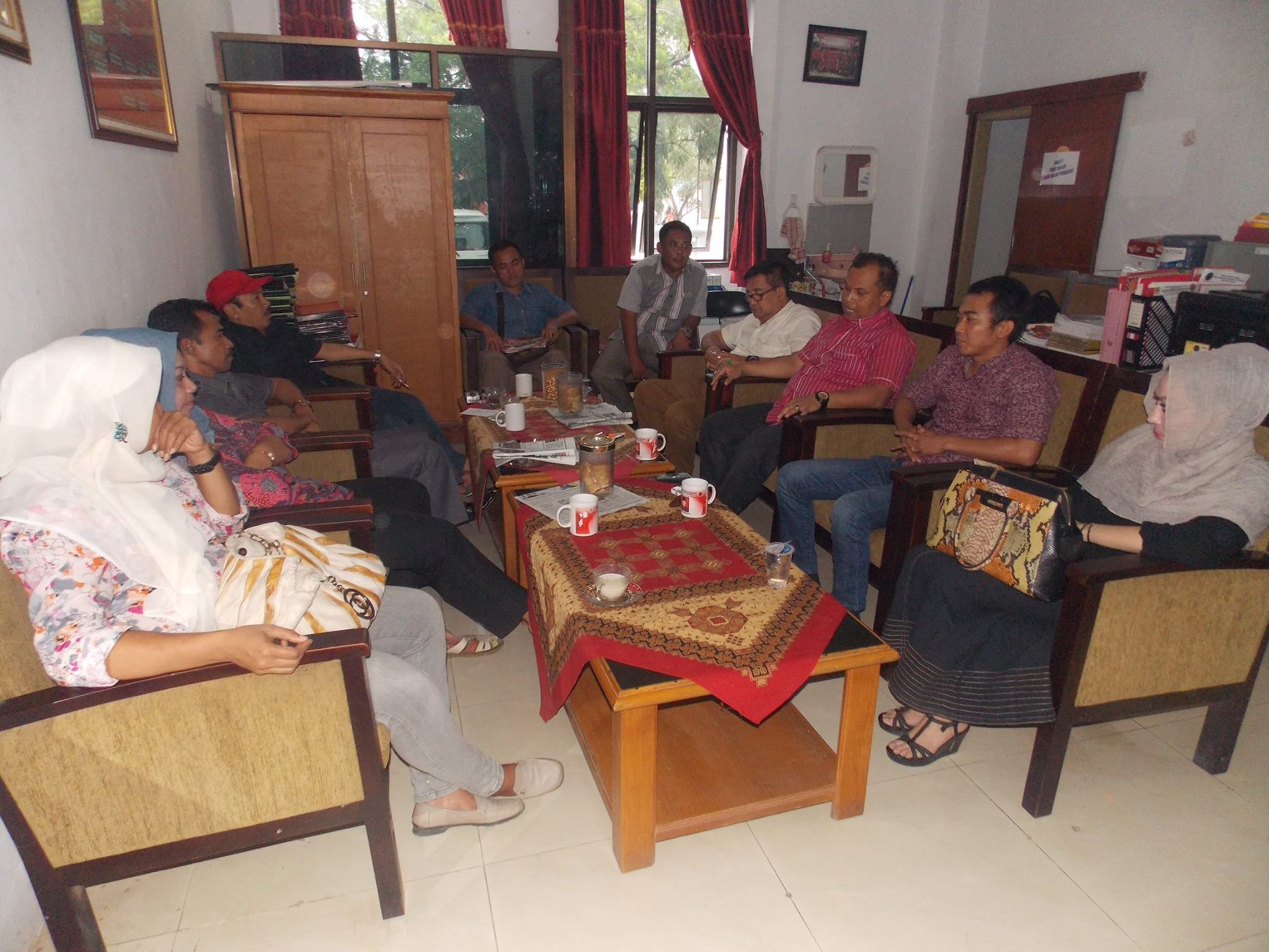 DPC PDI Perjuangan Kab. Cirebon : Langkah Awal Anger Pimpin Fraksi  Pantas   Diacungi Jempol