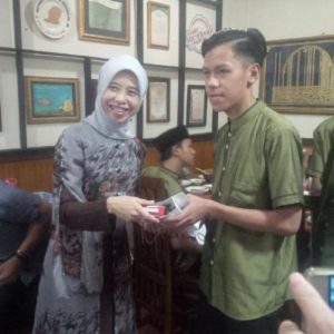 thumb_680595_10043224062016_anak_yatim