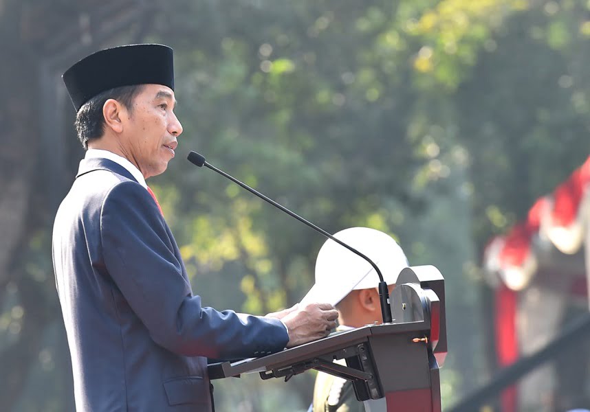 Lantik Perwira TNI-Polri, Presiden Jokowi: Prajurit Harus Ikuti Perkembangan Zaman Dalam Hadapi Tantangan Global