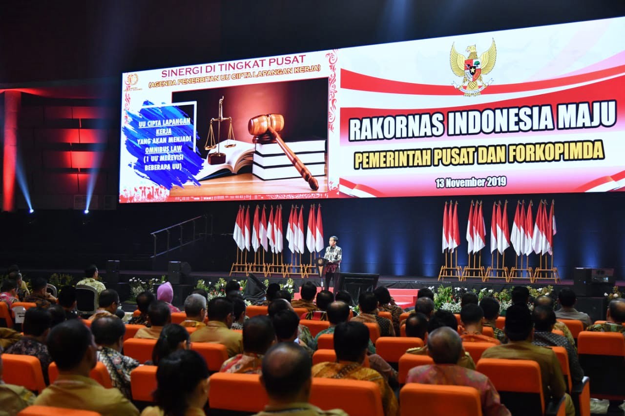 Menata Regulasi di Pusat dan Daerah demi Kecepatan Merespons Perubahan