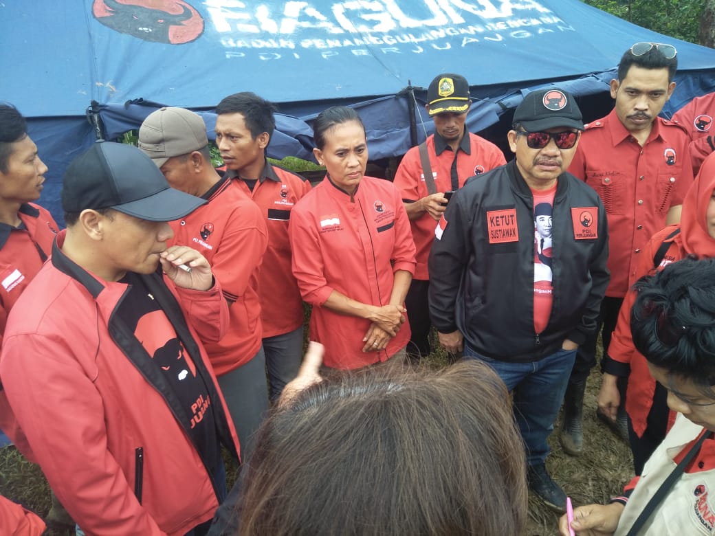 Di Kab Bogor, Rombongan DPD PDI Perjuangan Jabar Sambangi Posko Bantuan dan Pengungsian Korban Banjir