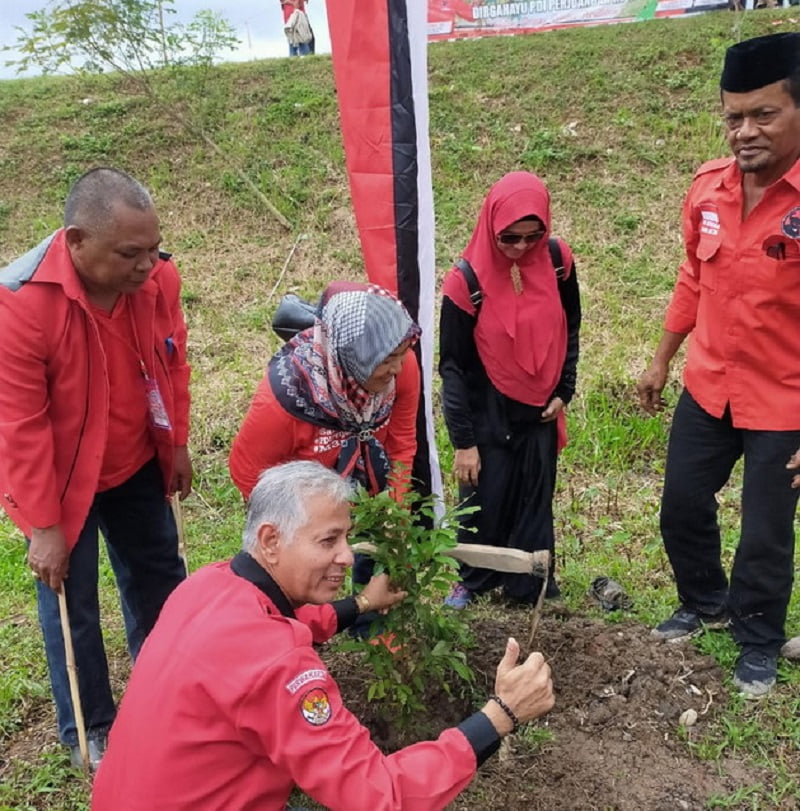 Ulang Tahun Ke-47 PDI-Perjuangan, DPC PDIP Kab Purwakarta Gelar Baksos Dan Tanam 600 Pohon