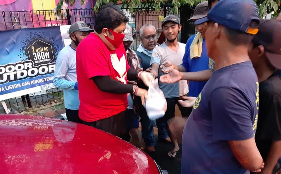 Aksi Peduli PDI Perjuangan Karawang Lewat Gerakan Gotong Royong SEJULI