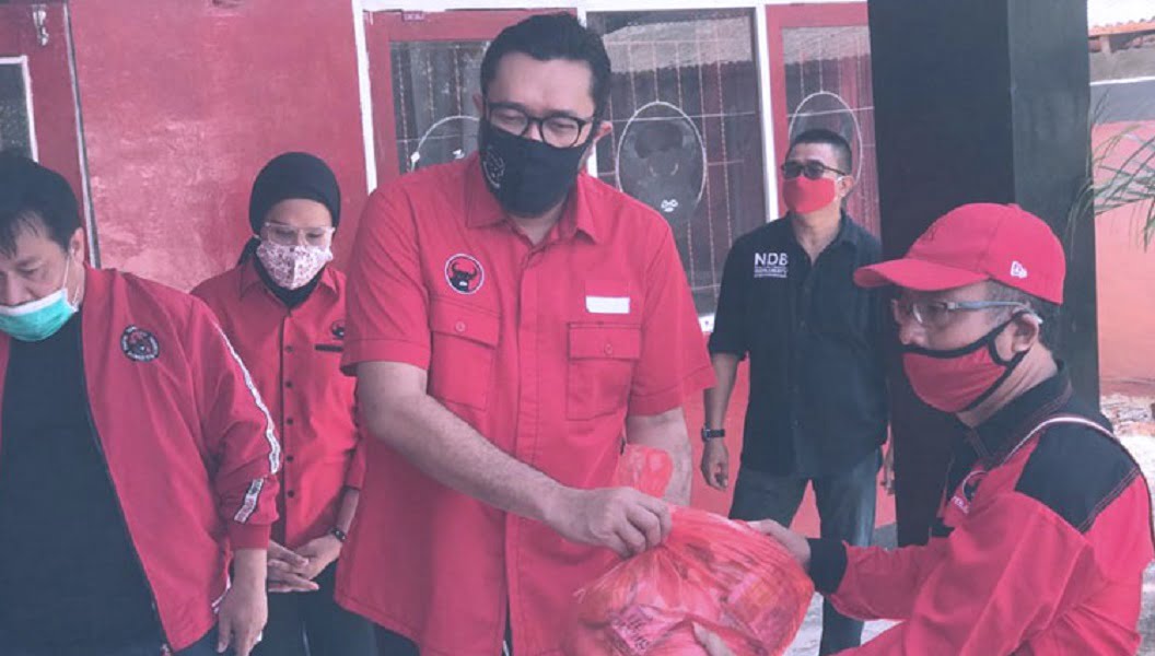 Jelang Lebaran, PDI Perjuangan Jabar Berikan Bantuan Sembako