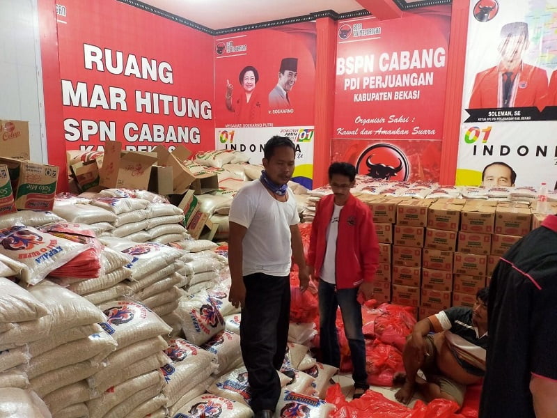 PDI Perjuangan Kabupaten Bekasi Salurkan 50.200 Paket Sembako Bagi Masyarakat Terdampak