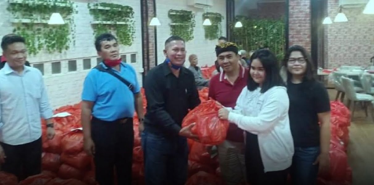 Sukur Bagikan Sembako Ke Jatimakmur dan Tapos Depok