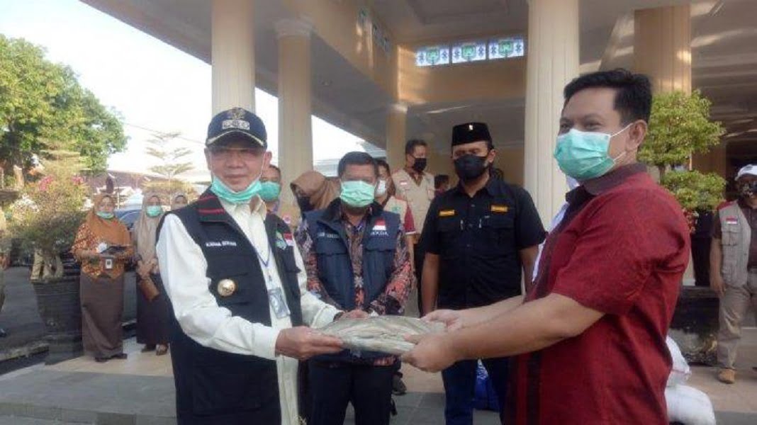 Bupati Karna: Bantuan APD Bang Ara Bermanfaat Bagi Rakyat Majalengka