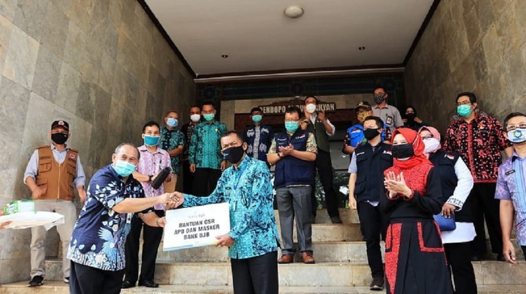 Wakil Ketua DPRD Jabar Kembali Salurkan Bantuan APD ke RSUD Ciereng Subang