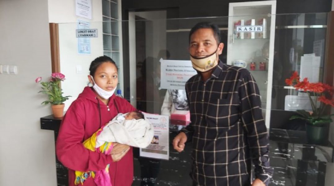 Peduli Warga Ketua DPC PDI Perjuangan H. Yudi Suryadikrama Bantu Pembayaran Persalinan