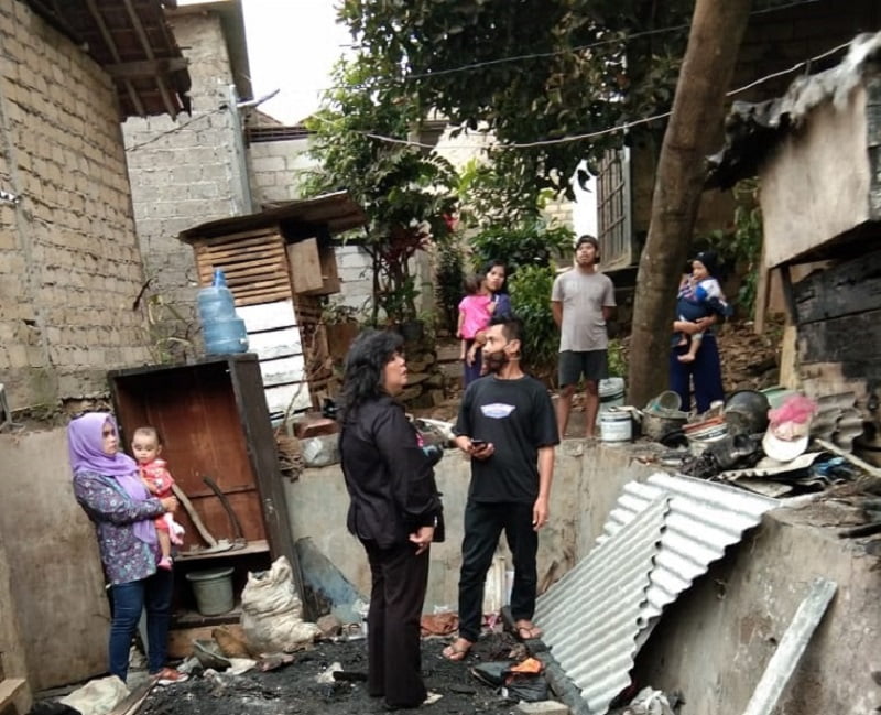 Masjid Dilanda Kebakaran, PDI Perjuangan Bogor Beri Bantuan