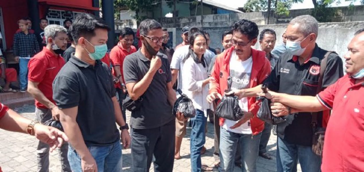 PDI Perjuangan Potong Hewan Kurban