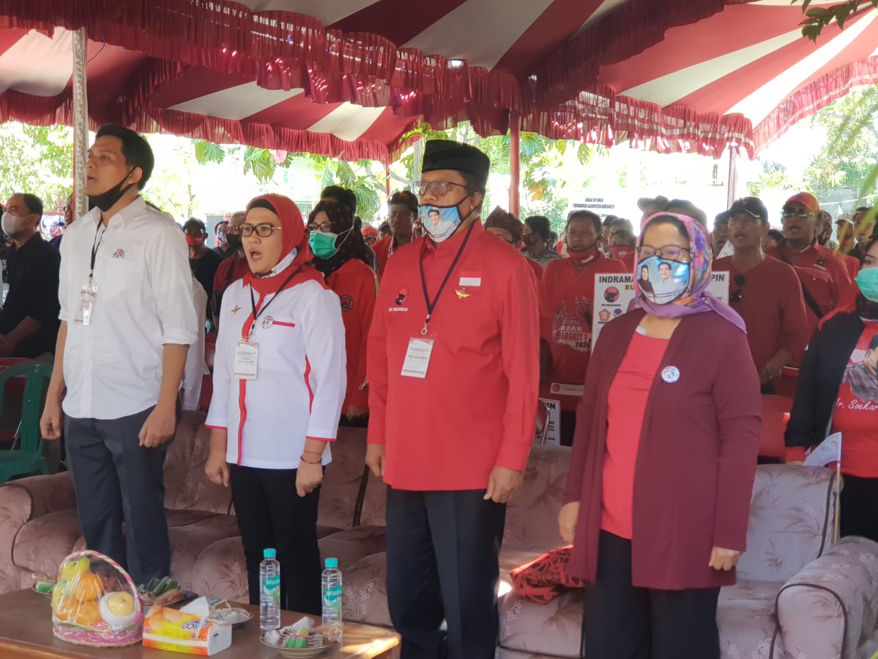 Hari Pertama, Paslon Nina-Lucky Daftar ke KPU Diusung Empat Partai