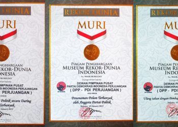 PDI Perjuangan Terima Penghargaan MURI untuk Rekor Peserta Rapat Virtual, Tanam Pohon, dan Tumpeng Terbanyak