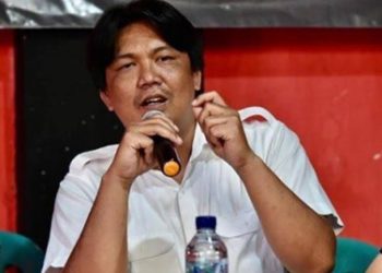 Bangun Daya Tahan Tubuh, Anggota DPRD Jabar Rafael Situmorang Bagikan Masker dan Vitamin untuk Masyarakat Kota Bandung