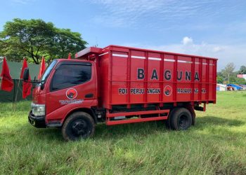 Bentuk Kepedulian, TB Hasanuddin Salurkan Bantuan Untuk Baguna PDI Perjuangan Majalengka