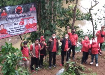 Jaga Ekosistem, DPC PDI Perjuangan Kota Sukabumi Tanam Pohon dan Tabur Benih Ikan