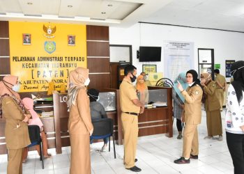 Hari Pertama Kerja, Bupati Nina Agustina Sidak Dua Kantor Kecamatan