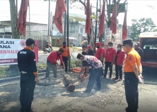 DPC PDI Perjuangan Bersama BPBD Kota Tasikmalaya Gelar Sosialisasi dan Simulasi Penanganan Bencana
