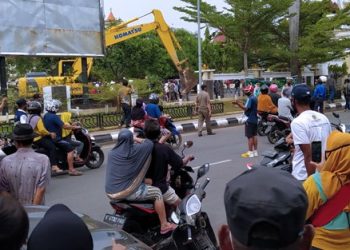 Tembok Alun-Alun Indramayu Dibongkar, Masyarakat Bersorak Senang