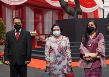 Megawati dan Prabowo Resmikan Patung Bung Karno di Atas Kuda di Halaman Kantor Kemhan