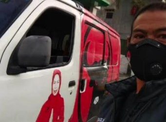 Sehari Antarkan Enam Pasien Berobat, Hj. Ida Widaningsih Miliki Tim Kesehatan