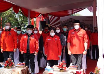 Tri Rismaharini Lakukan Peletakan Batu Pertama Kantor DPC PDI Perjuangan Kota Bandung