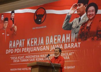Sukur H Nababan Buka Rakerda II PDI Perjuangan Jabar
