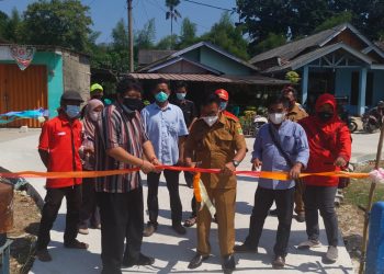 Natala Sumedha Meresmikan Jalan Sepanjang 1000 M Yang Pembangunannya Secara Bertahap