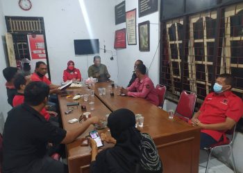 Berjuang Bersama Rakyat, PDI Perjuangan Kota Cirebon Buka Dapur Umum