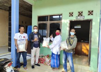 Anggota DPR RI Salurkan 5 Ton Beras Bantu Warga Isoman di Dapil Jabar X