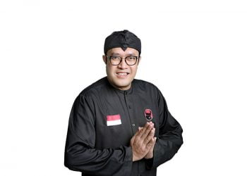 PDI Perjuangan Jabar Bagikan Daging Kurban Dari Rumah ke Rumah