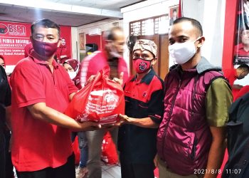 DPC PDIP Kota Tasikmalaya Kembali Bagikan Sembako untuk Warga Terdampak Pandemi Covid-19