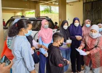 Diah Pitaloka Bagikan Bantuan Untuk Anak Yatim