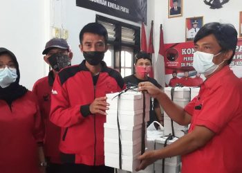 Ratusan Nasi Box di Sebar DPC PDI Perjuangan Kota Banjar