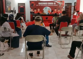 PDIP Subang Gelar Vaksinasi! Selain Divaksin, Peserta Juga Dapat Sembako