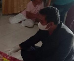 Reses III DPRD Jabar, Bambang Mujiarto Berikan Kursi Roda kepada Anak Lumpuh