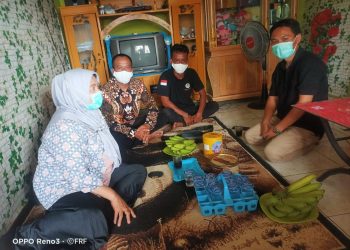 Reses di Masa PPKM, Hj Iis Turniasih Serap Aspirasi Warga dengan Cegah Kerumunan