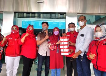 HUT RI ke 76, PDI-P Kota Tasik Gelar Aksi Sosial untuk Nakes