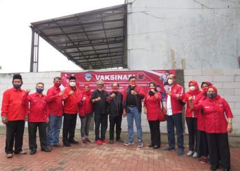 Dukung Program Pemerintah, DPC PDI Perjuangan Kota Tasikmalaya Laksanakan Vaksinasi Gratis Bagi Warga