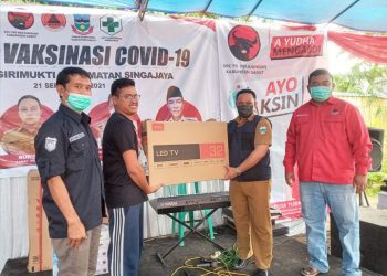 DPC PDI Perjuangan Garut Menggelar Gebyar Vaksinasi Covid-19