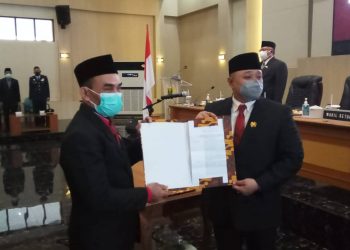 SAH, Nasrudin di Lantik Menjadi Anggota DPRD Fraksi PDIP Gantikan Almarhum Ace Herlina