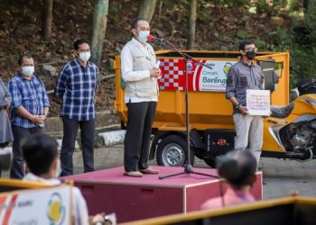 World Cleanup Day 2021, Pemkot Cimahi Hibahkan Puluhan Motor dan Gerobak Sampah