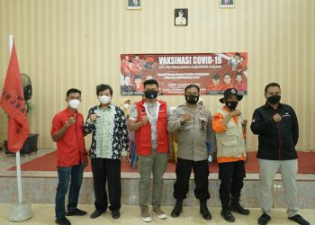 PAC PDI Perjuangan Legonkulon Vaksinasi 1.000 Warga di Pangarengan