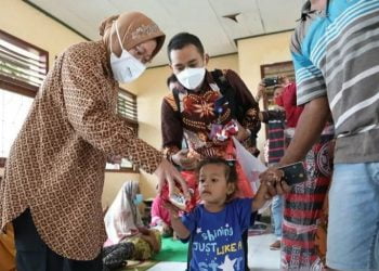 Risma Siapkan Bantuan Psikologis Bagi Anak Terdampak COVID