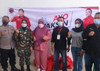 Bertabur Hadiah Menarik, Lansia Serbu Gebyar Vaksinasi PDIP