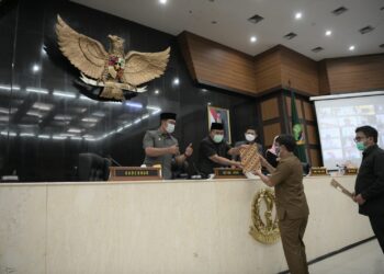 Pandangan Umum DPRD Jabar Fraksi PDI Perjuangan Terkait Penyampaian 6 Raperda