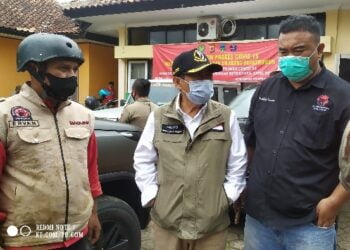 Salurkan Titipan DPRD Jabar Memo Hermawan dan DPR RI Doni Oekon, Ketua DPC PDIP Sisir Posko Bencana di Karangtengah