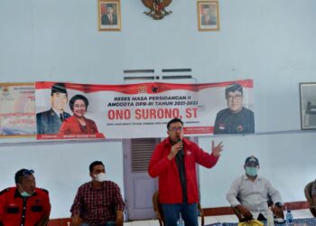 Gelar Reses di 3 Titik, Ono Surono Bagikan Beras Untuk Masyarakat