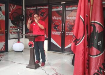 Pemotongan Kue Warnai Perayaan HUT PDI Perjuangan Di Purwakarta